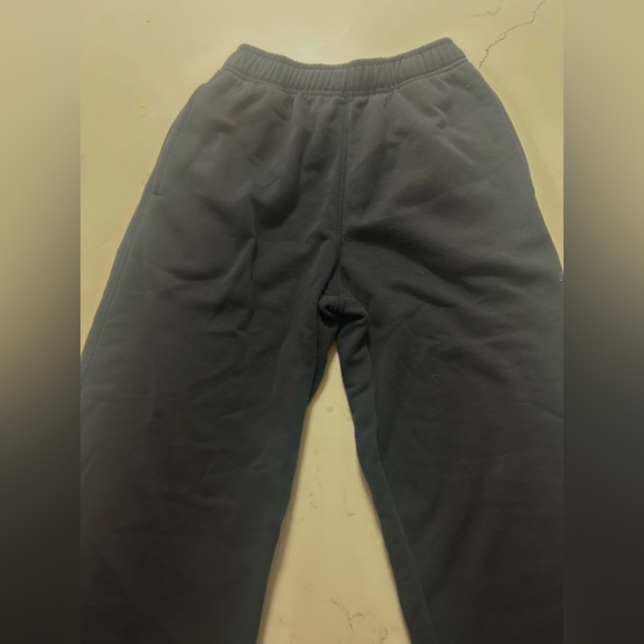 Dark navy blue under armour sweatpants, size small - Picture 1 of 3
